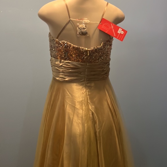 Gold princess promo dress - Picture 4 of 6